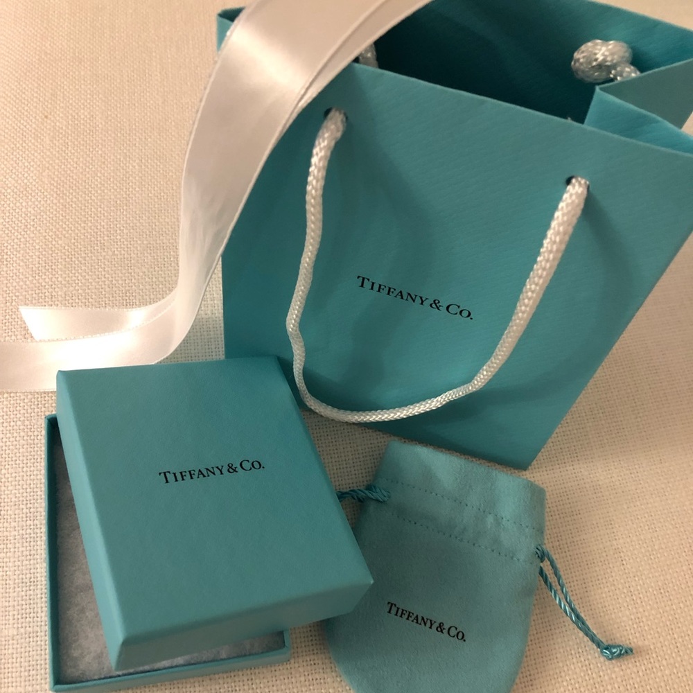 Tiffany box, pouch and bag